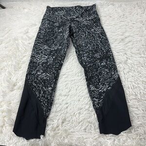 Lululemon Wunder Under Crop *Scallop 24" Achromatize Ice Grey